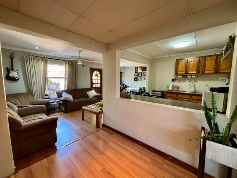 4 Bedroom Property for Sale in Pellissier Free State